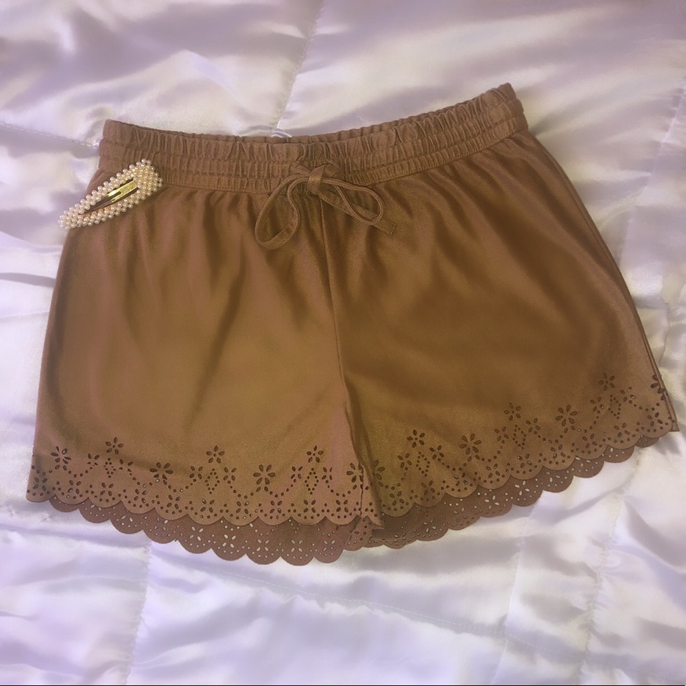 GARAGE Brown Shorts